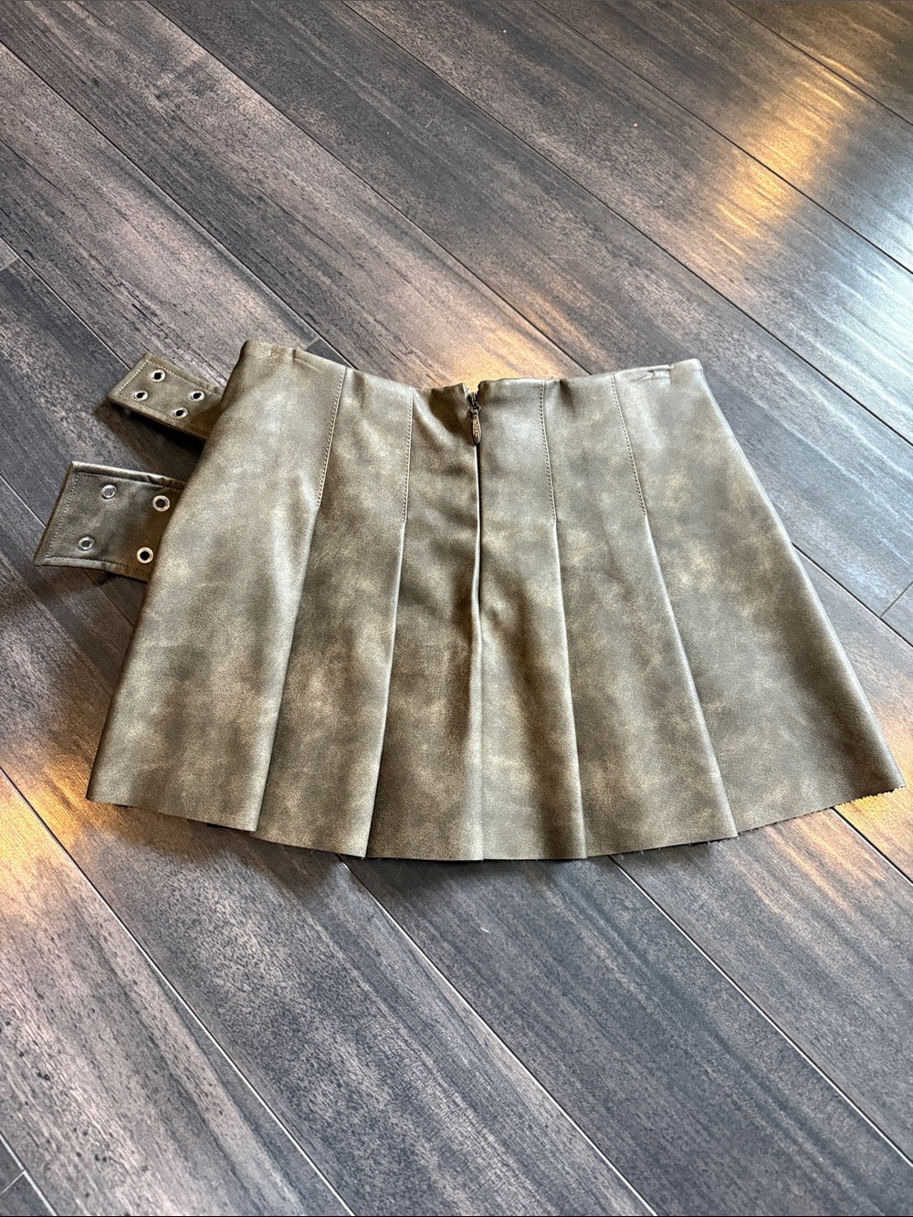 WeWoreWhat Olive Pleated Faux Leather Mini Skirt with Double Grommet Belt - Picture 4 of 4